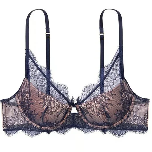 Victoria's Secret Chantilly Lace Plunge Bra and Panties